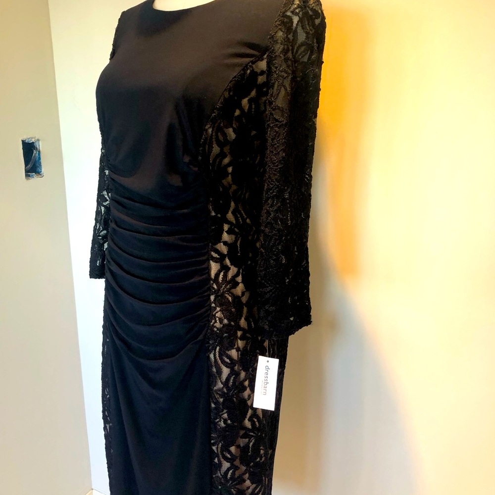 Size 6
Peak-a-boo lace. 
Never worn